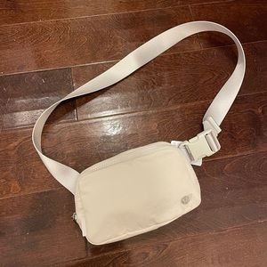 NWT! Lululemon Everywhere Belt Bag